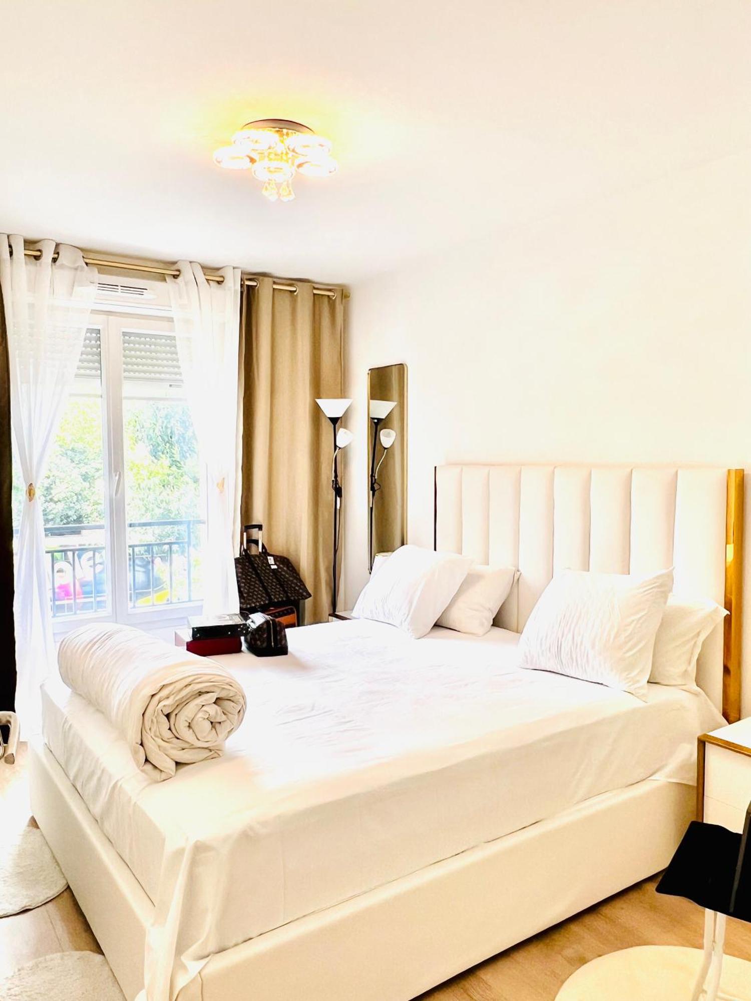 Les Residences De Djibril 勒布朗-梅尼尔 外观 照片